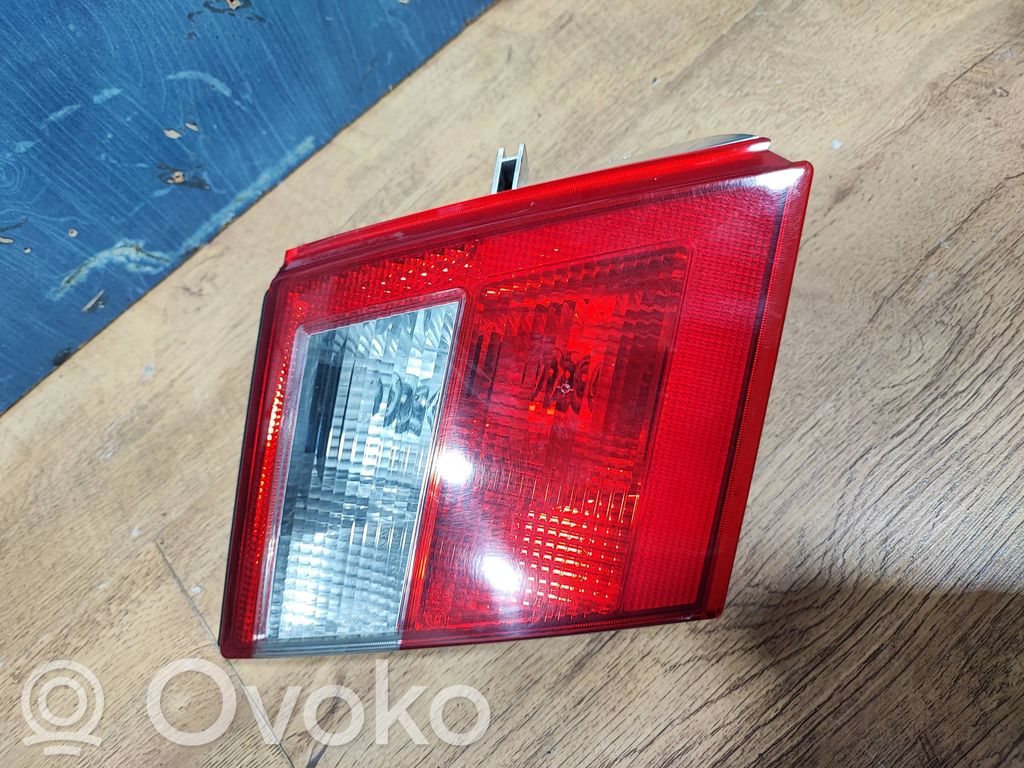 Rear/tail lights   5142229,40245048,308472