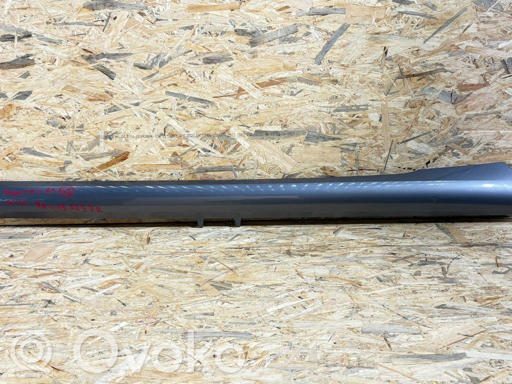 Renault Megane III Sottoporta anteriore (parte carrozzeria) 