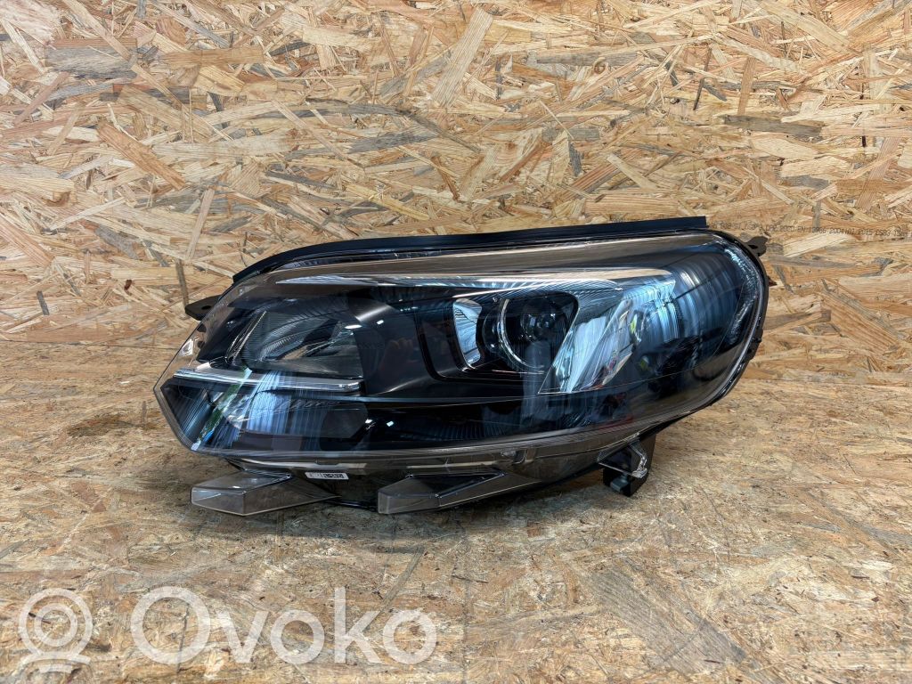 Opel Vivaro Phare frontale 