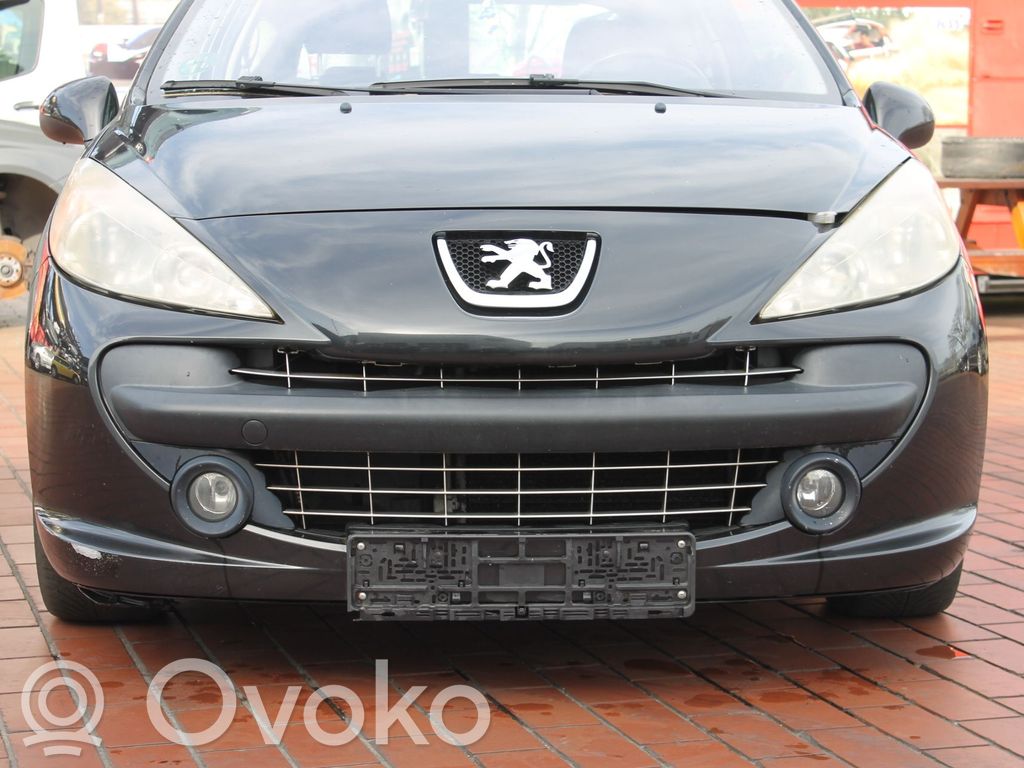 Peugeot 207 Parachoques delantero 