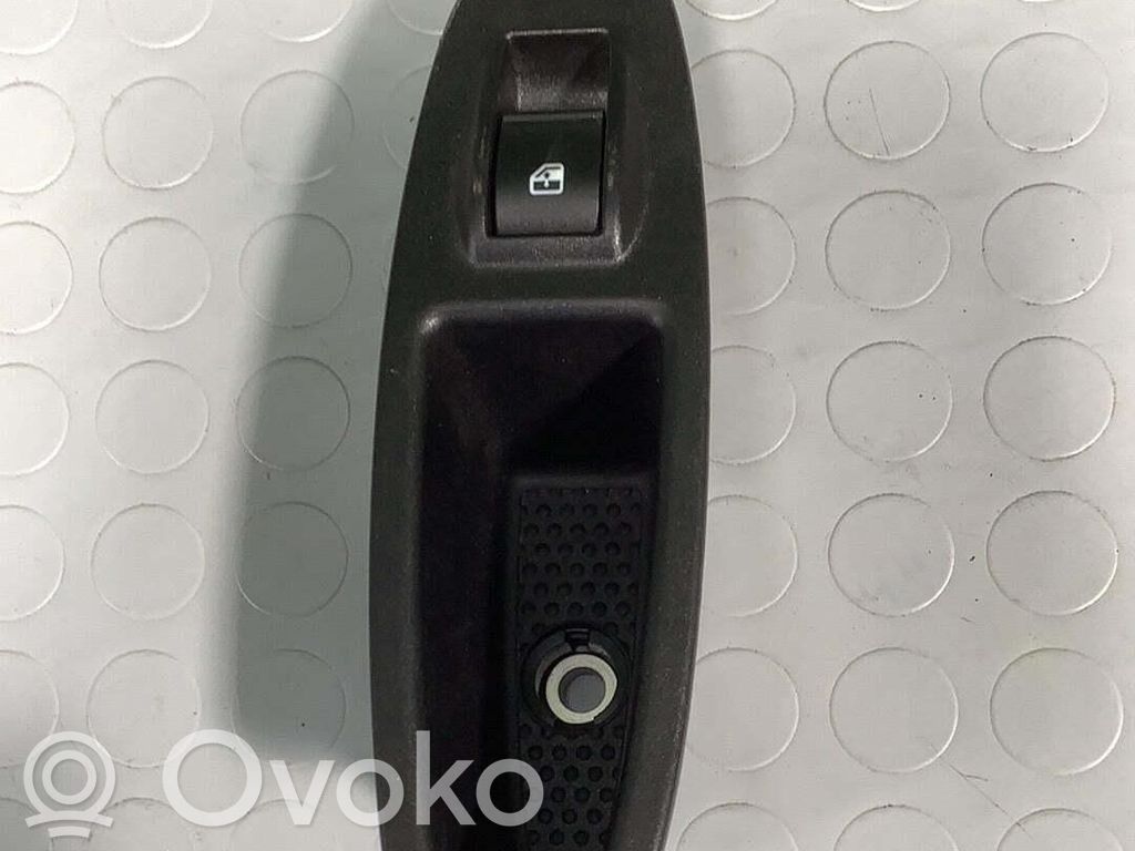 Lancia Ypsilon Electric window control switch 