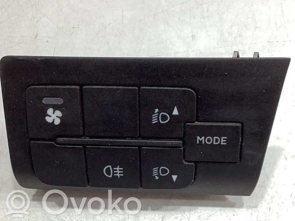 Headlight level height control switch   7355860850,7355860850