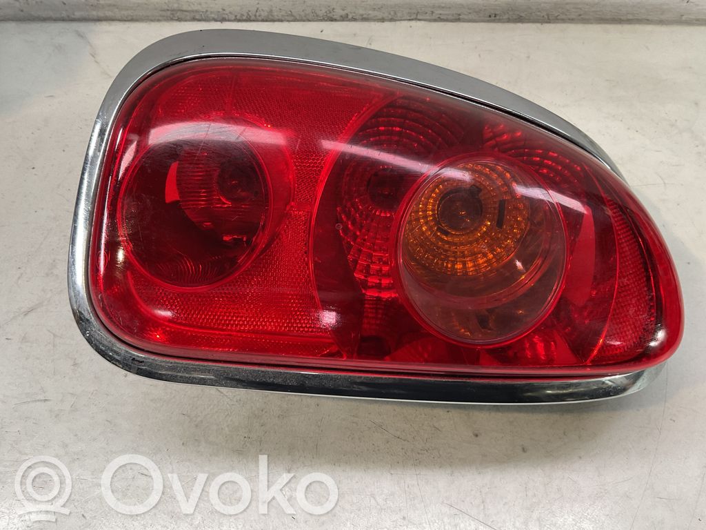 Mini Cooper Countryman R60 Aizmugurējais lukturis virsbūvē 