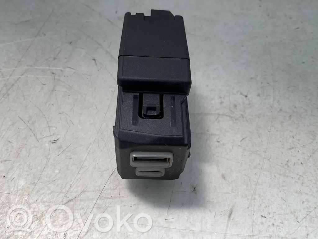 Jeep Compass Gniazdo / Złącze USB 
