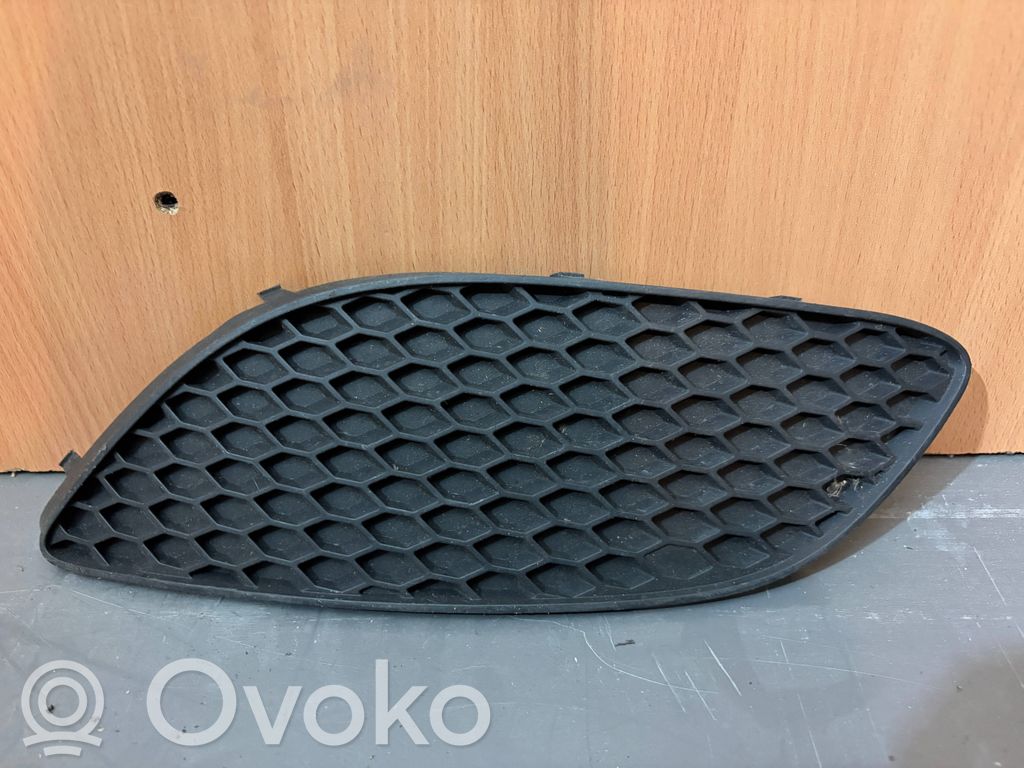 Opel Zafira B Kratka dolna zderzaka przedniego 