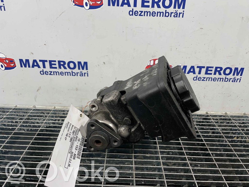 BMW 3 E46 Ohjaustehostimen pumppu 