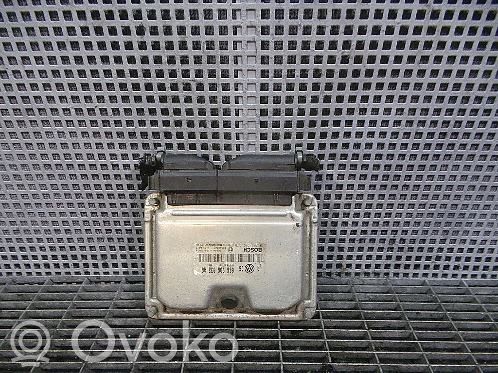 Volkswagen Golf IV Engine control unit/module 