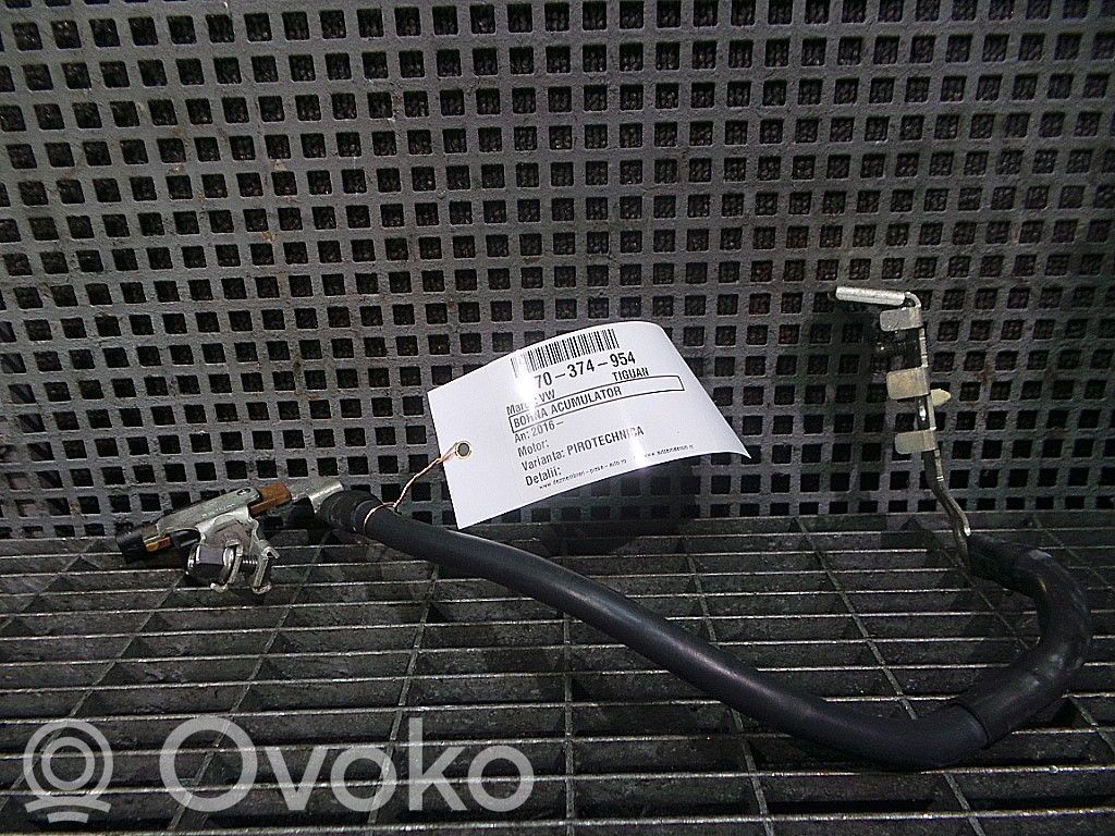 Volkswagen Tiguan Plus / Klema / Przewód akumulatora 