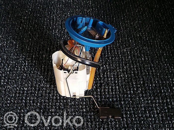 Volkswagen Golf VII Pompa carburante immersa 
