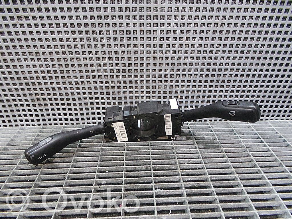 Volkswagen New Beetle Semnalizator bară față 