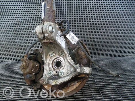 Volkswagen PASSAT B6 Zwrotnica koła przedniego 