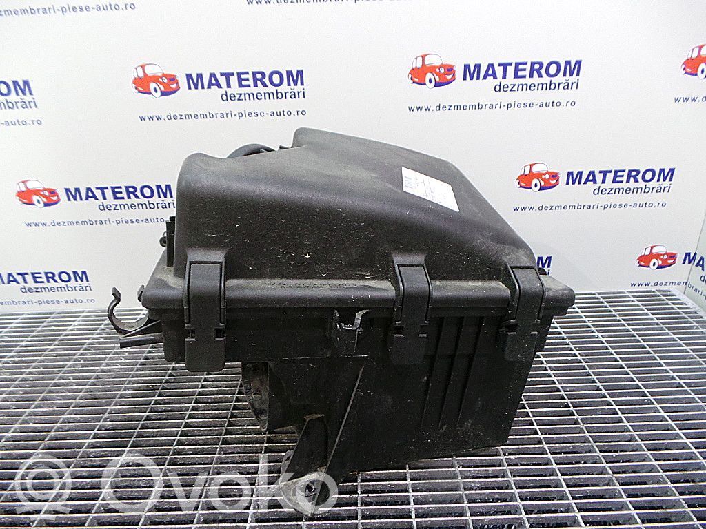Volvo S60 Air filter box 