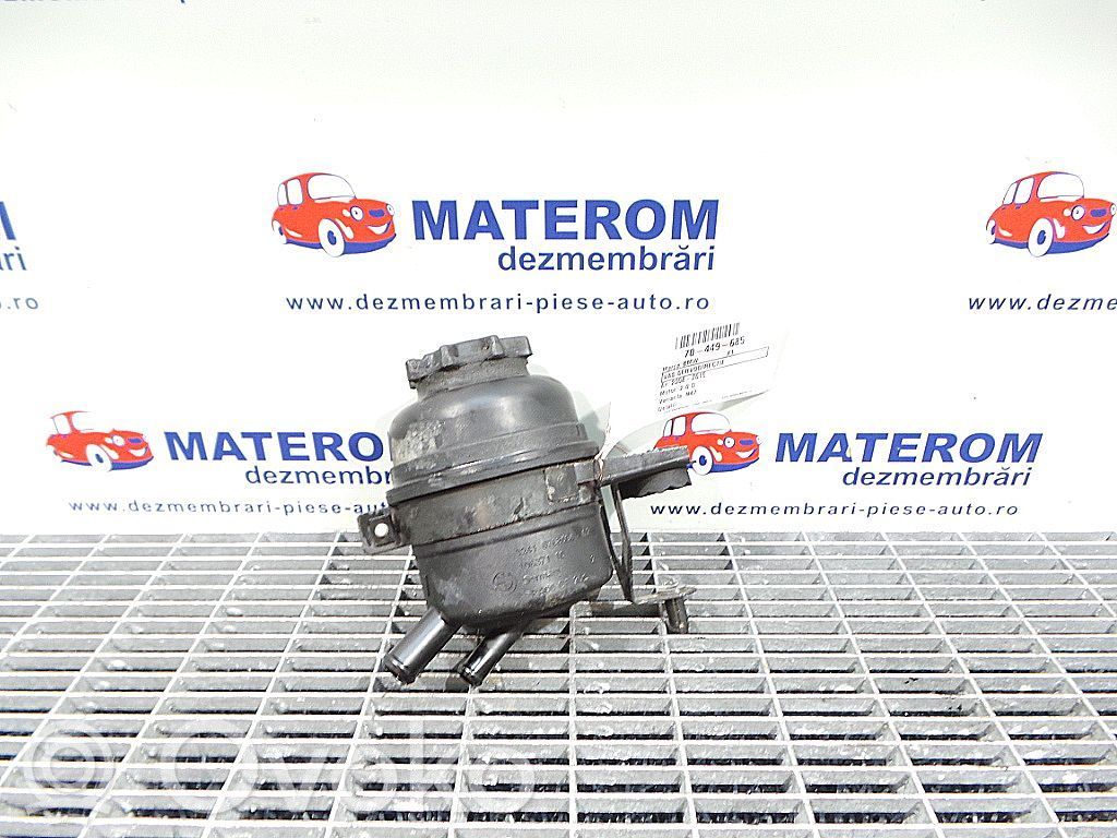 Ohjaustehostimen nestesäiliö   32416851218