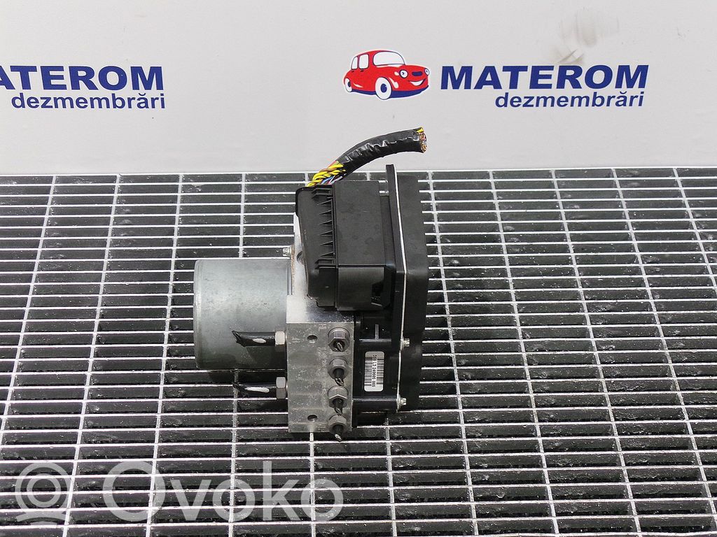 BMW X3 E83 ABS Pump 