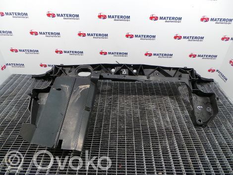 Renault Clio III Pas przedni