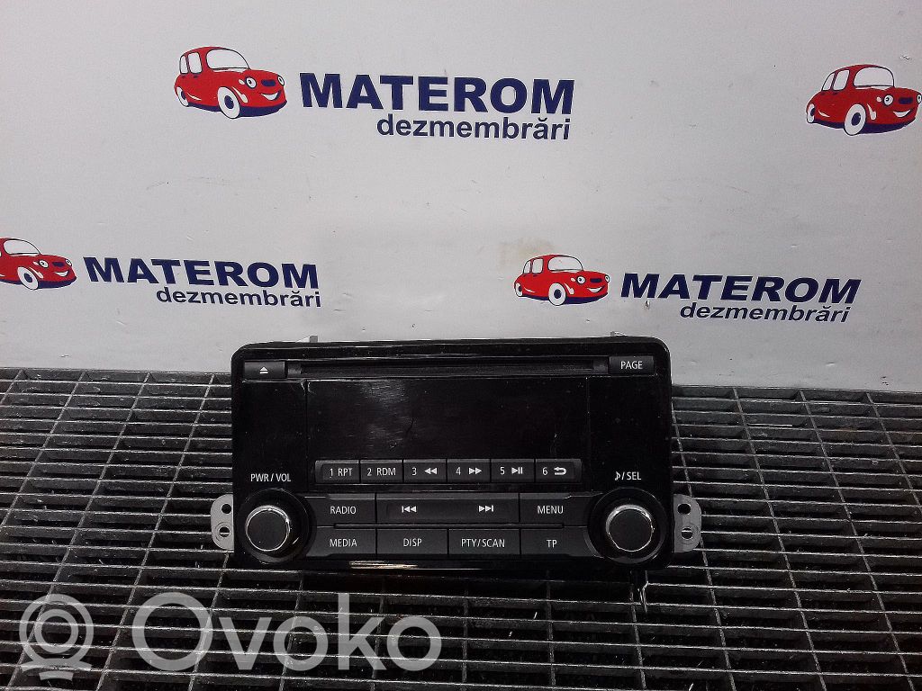 Radio / CD-Player / DVD-Player / Navigation   8701A562