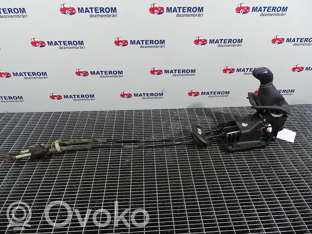 Peugeot 208 I Gear shifter/selector 