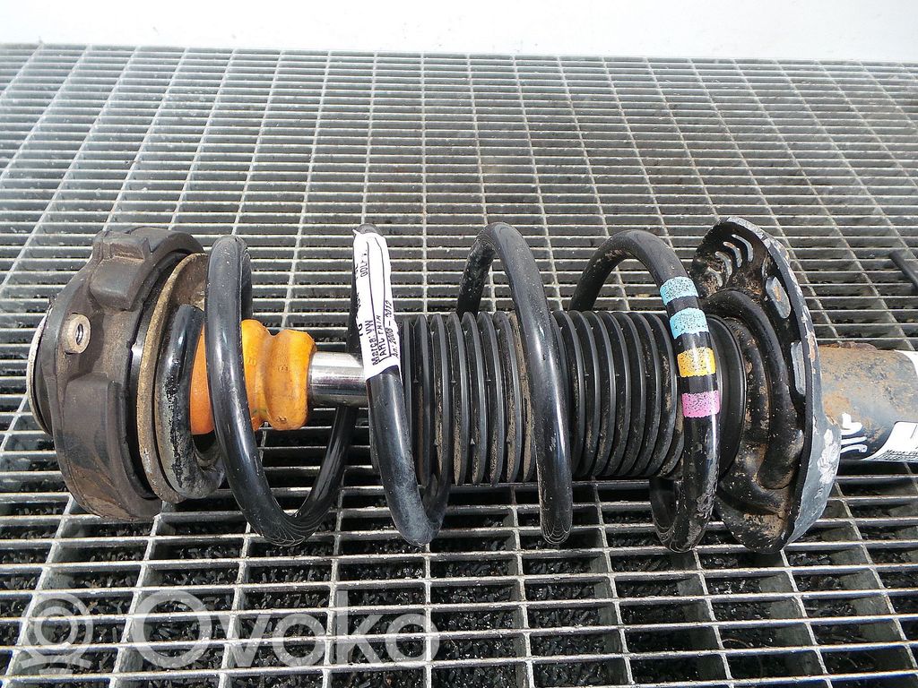 Volkswagen Golf VI Front coil spring 