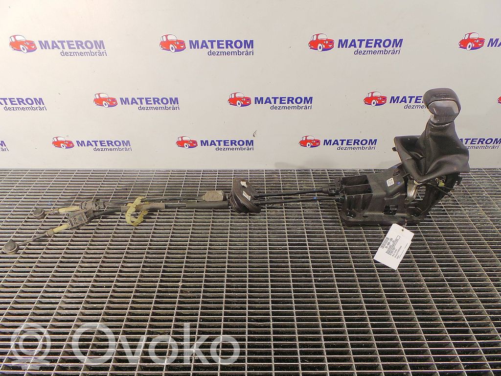 Peugeot 208 I Gear shifter/selector 