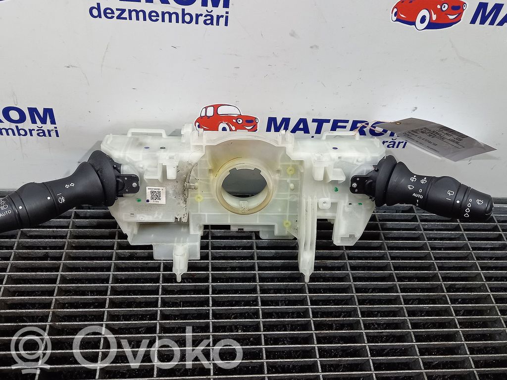 Renault Laguna III Piloto intermitente del guardabarros delantero 