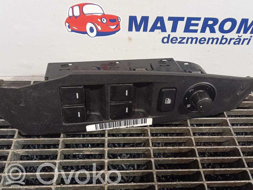 Включатель зеркал   GKM166350B