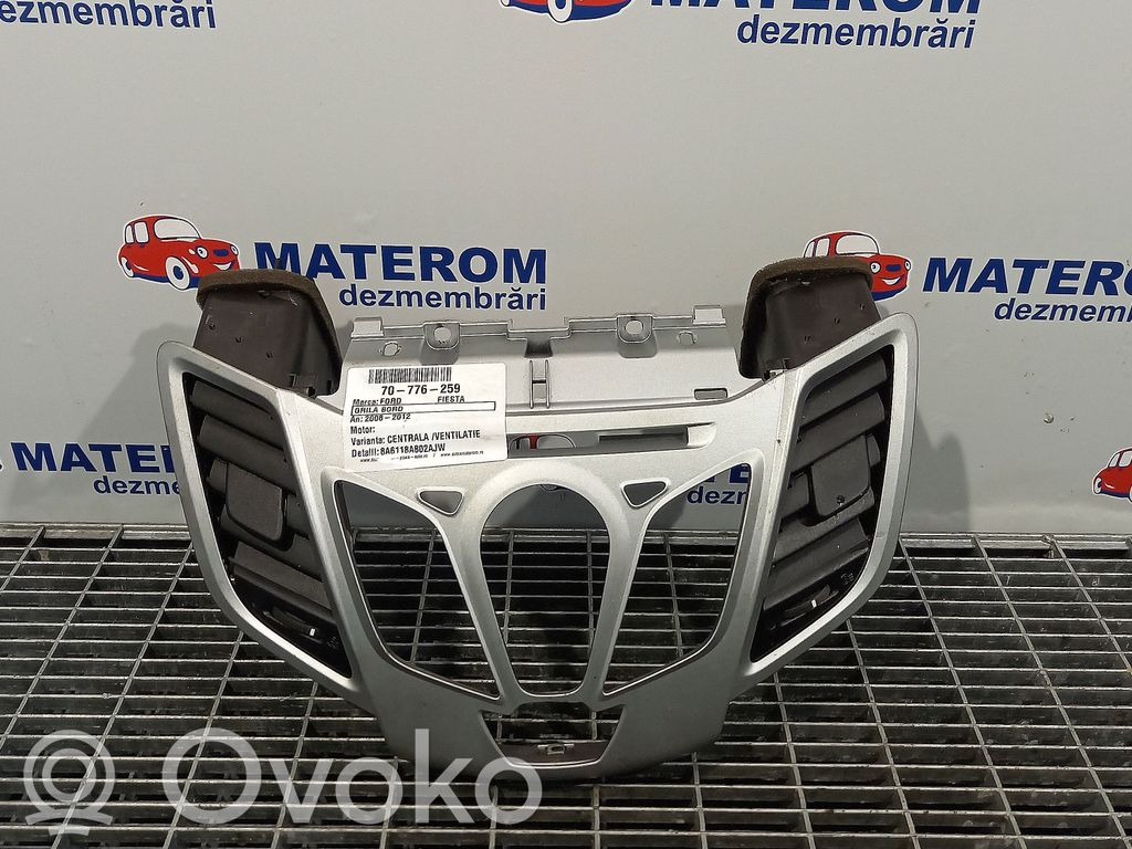 Ford Fiesta Rejilla de ventilación central del panel 