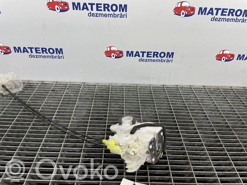 Suzuki Vitara (LY) Rear door lock 