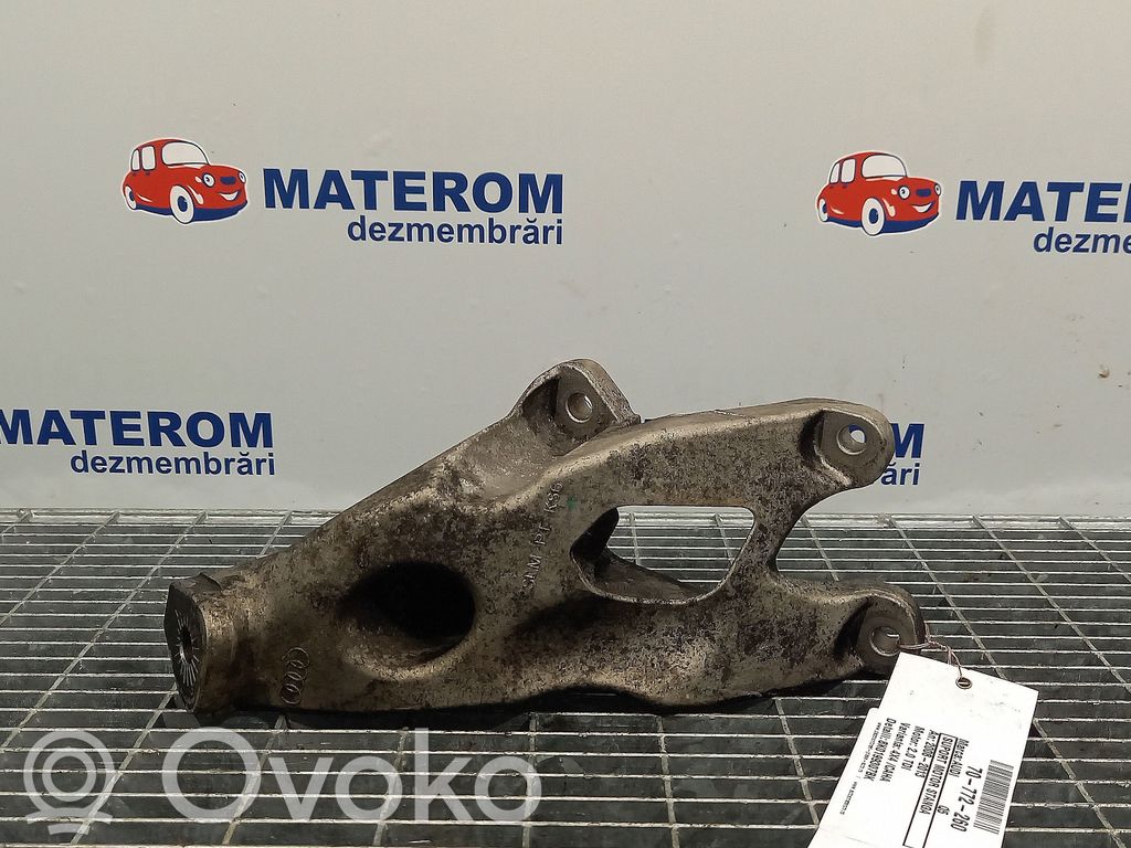 Audi Q5 SQ5 8R Engine mount bracket 