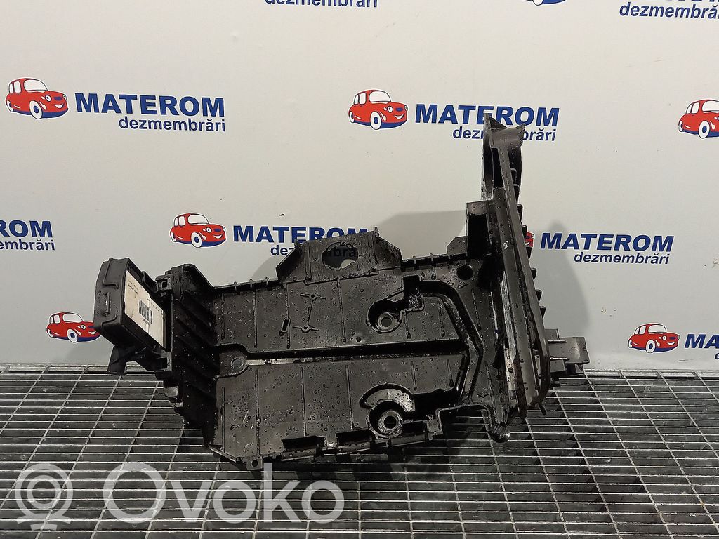 Engine mount bracket   6545SJ