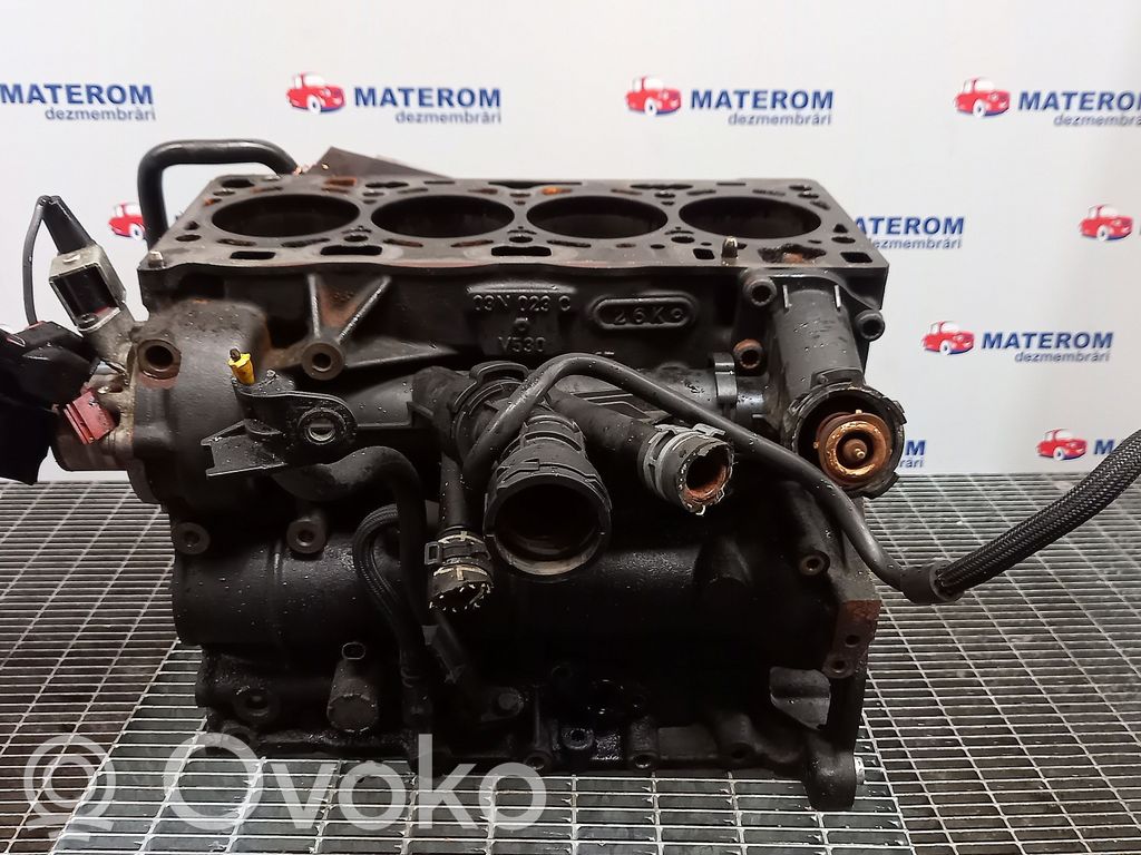 Volkswagen PASSAT B7 Blocco motore 