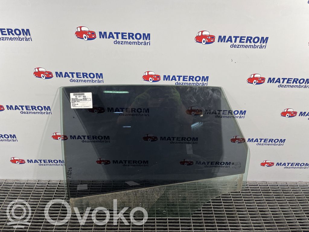 Opel Astra J Vetro del finestrino della portiera posteriore 