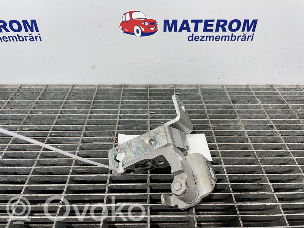 Ford Focus Tailgate/trunk/boot hinge 