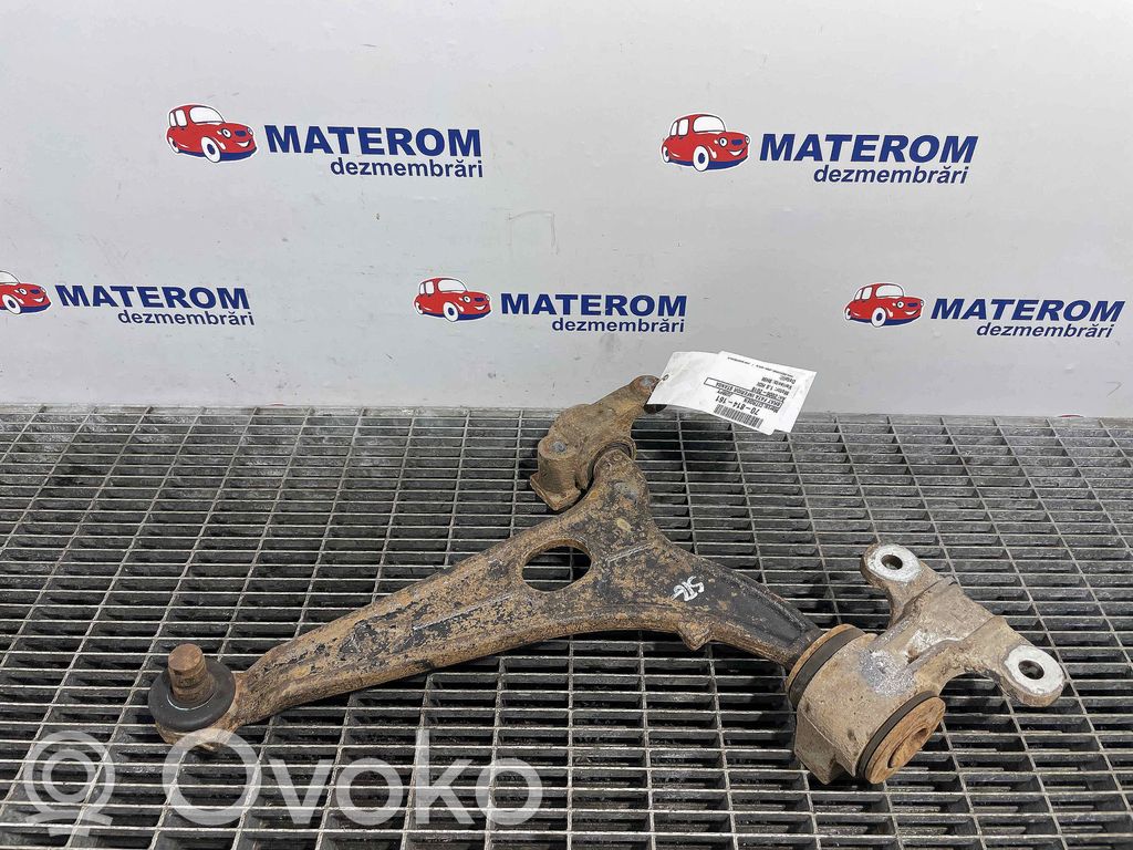 Front control arm   3520R8