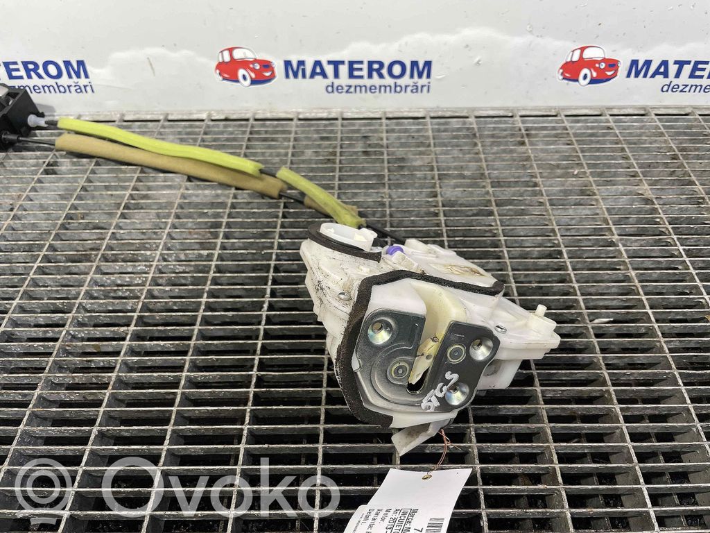 Mazda 3 II Cerradura de puerta trasera 
