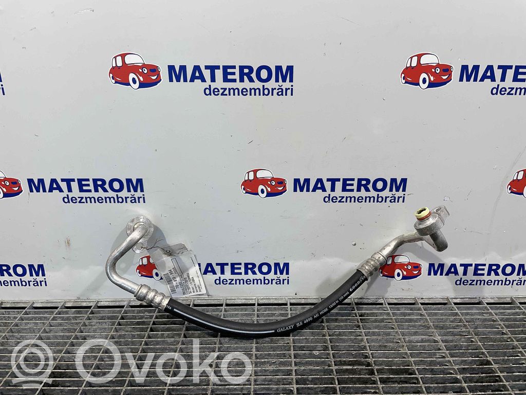 Ford Focus Ilmastointilaitteen putki (A/C) 