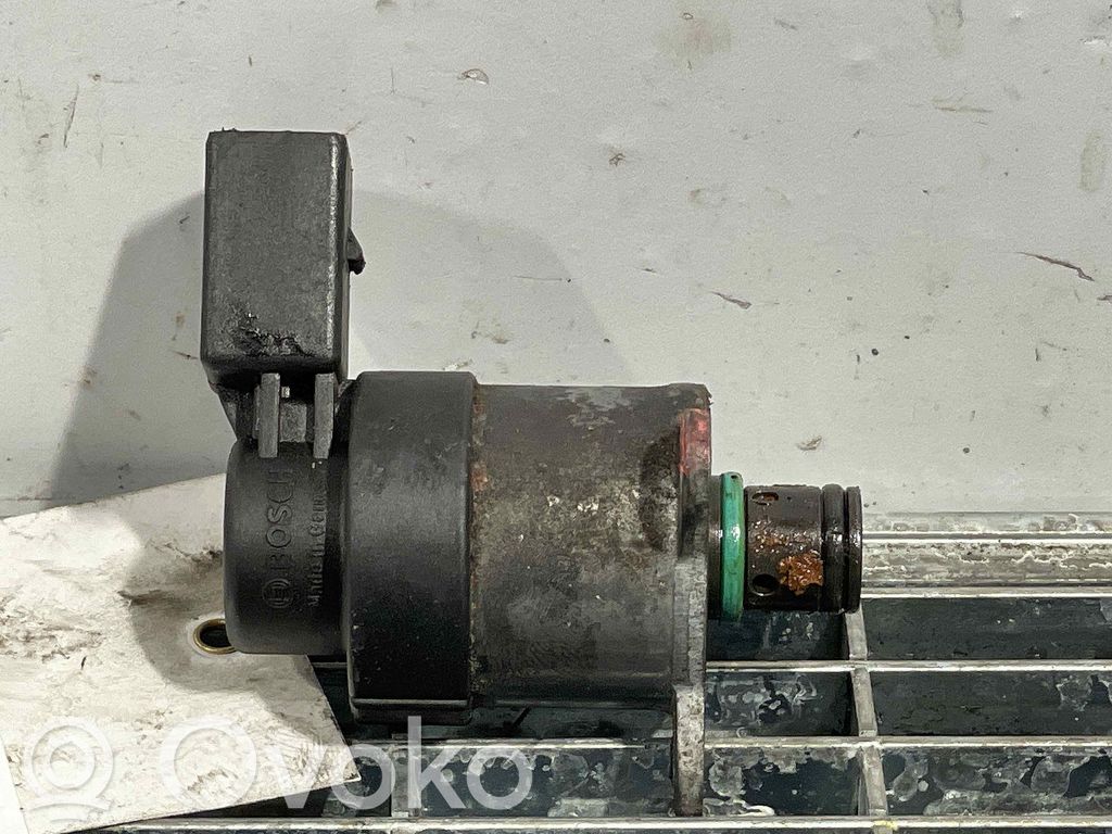 BMW 5 E60 E61 Fuel pressure sensor 