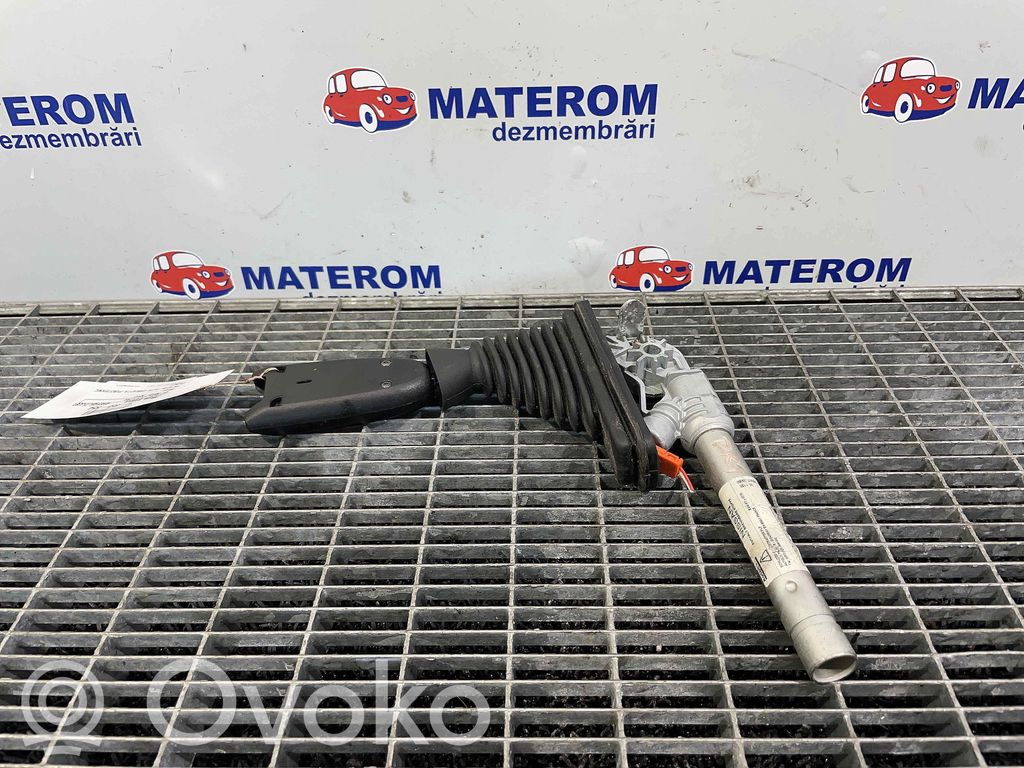 Nissan Qashqai+2 Bridă fixare centură de siguranță față 