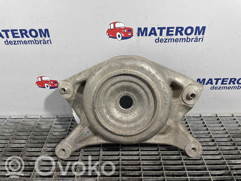 Audi A4 S4 B8 8K Supporto per montante superiore anteriore 