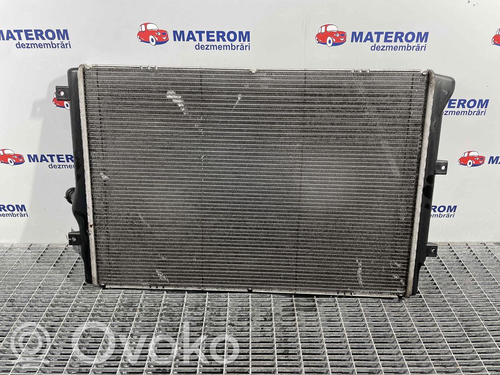 Volkswagen PASSAT B7 Radiator lichid răcire 