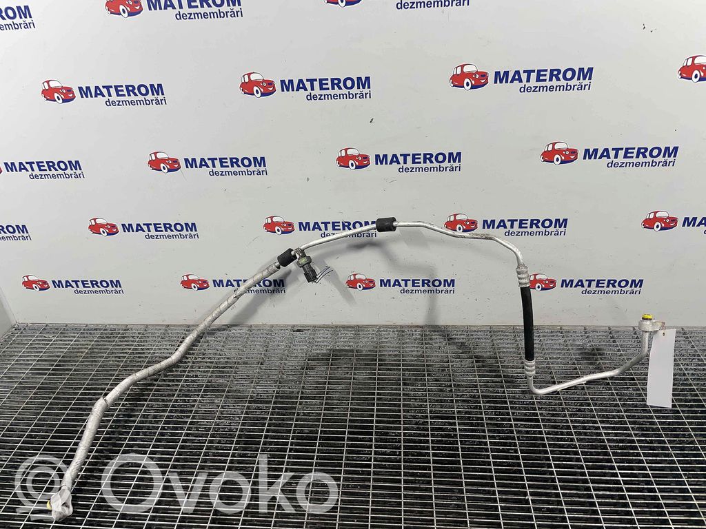 Ilmastointilaitteen putki (A/C)   52529410