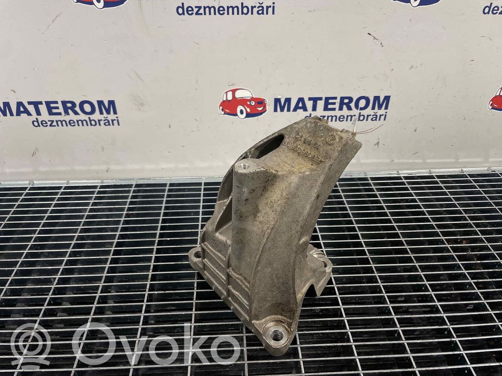 Dzinēja spilvens   4E0199308BF
