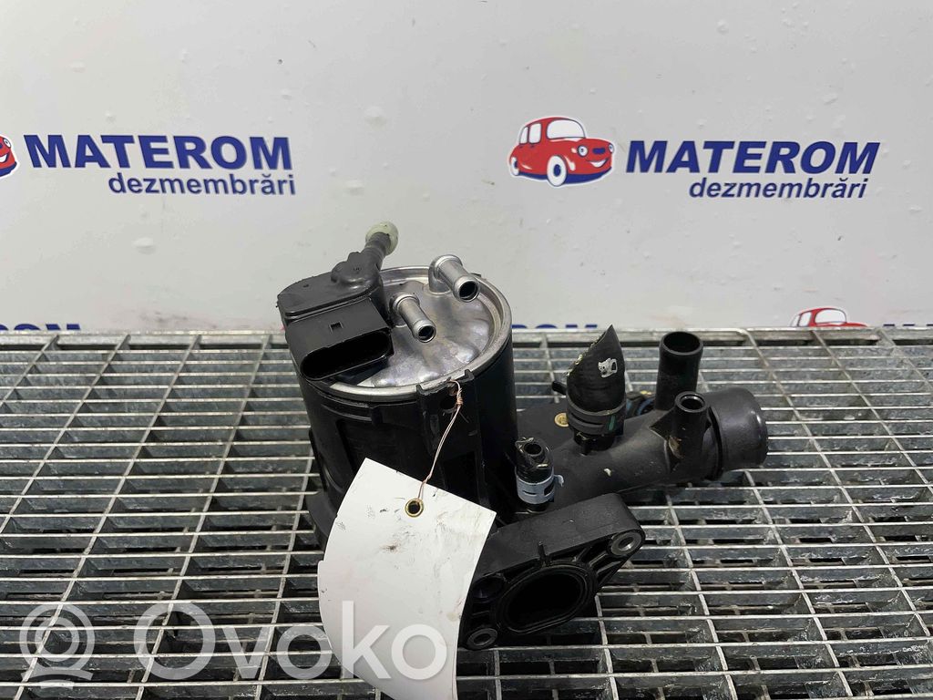 Mercedes-Benz C W205 Bridă fixare filtru combustibil 