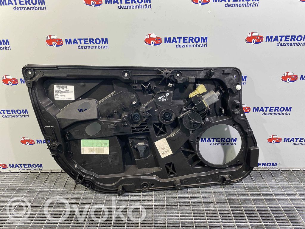 Ford Fiesta Macara ușă față cu motor