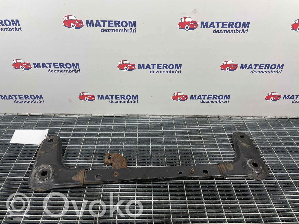 Engine mount bracket   8200537419