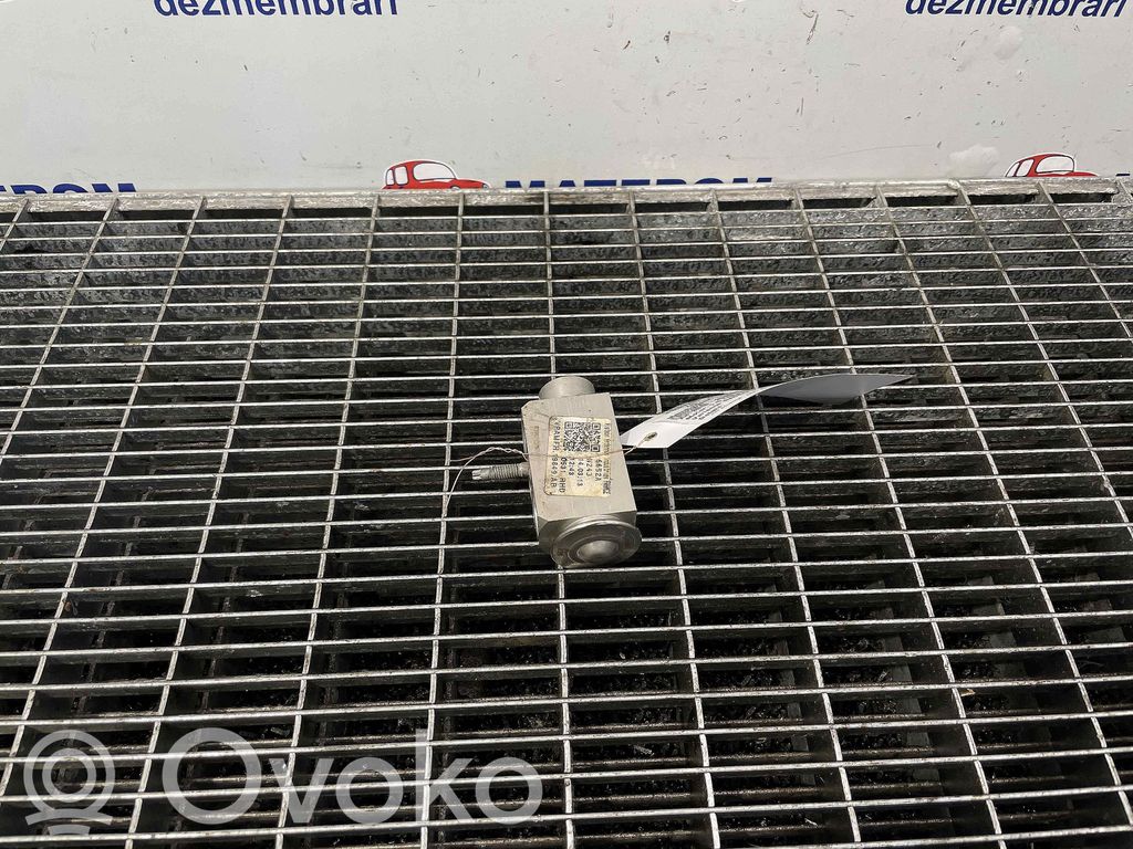 Inne części wnętrza samochodu   1720823