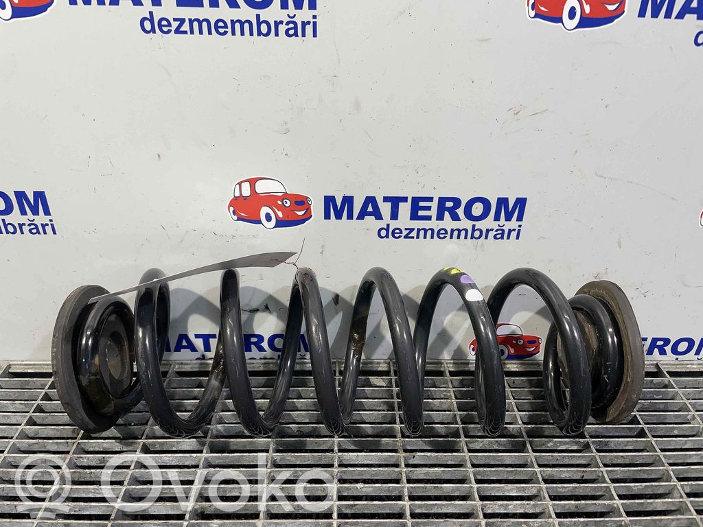 Volkswagen PASSAT B7 Sprężyna tylna 
