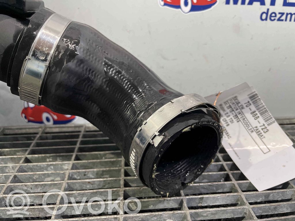 Volkswagen PASSAT B7 Furtun/conductă intercooler 