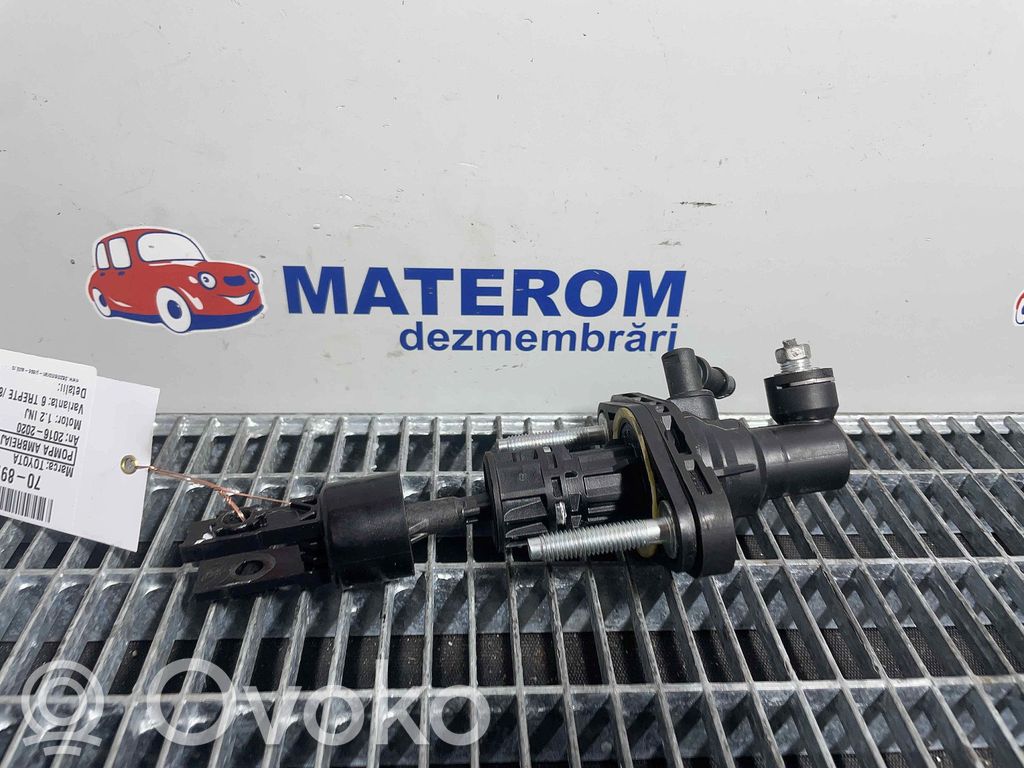 Główny cylinder sprzęgła   31420F4010