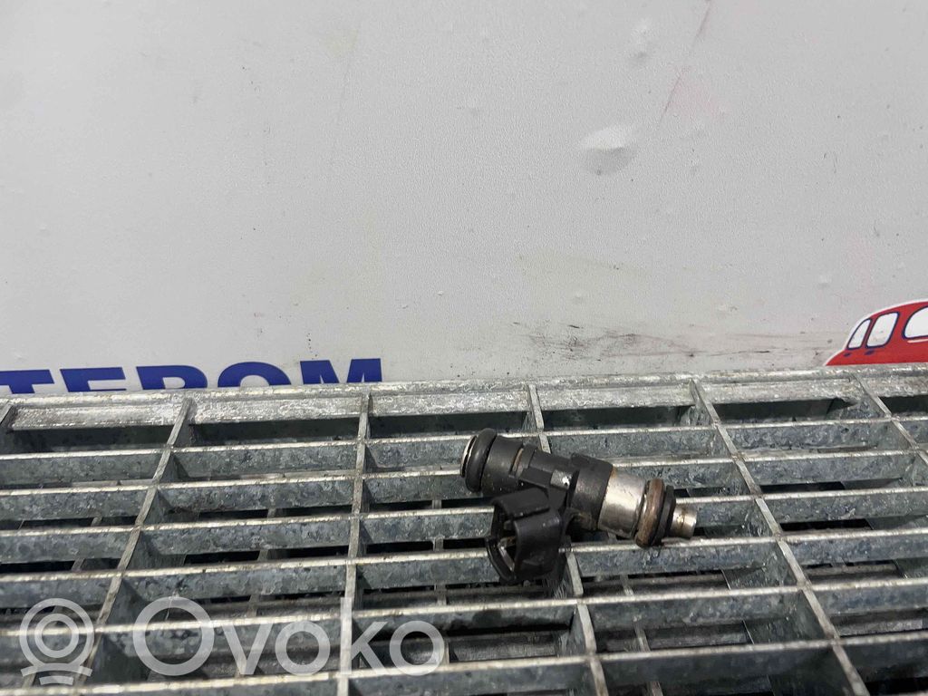 Inyector de combustible   04C906031D