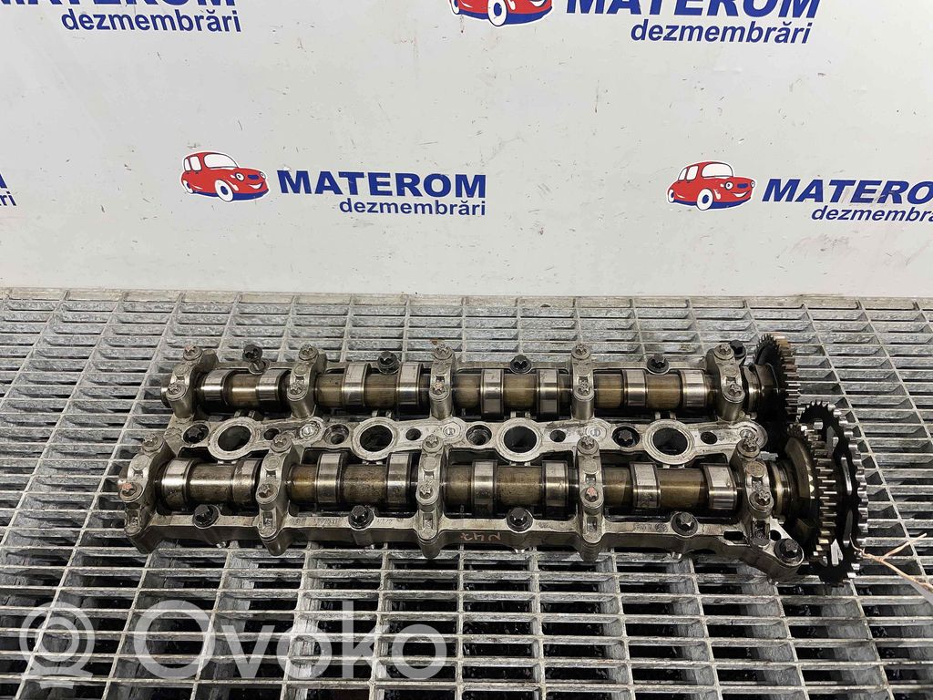 Engine head   779751105